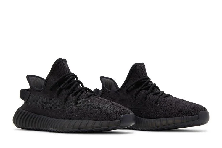 Krossovki-adidas-Yeezy-Boost-350-V2-Onyx-7