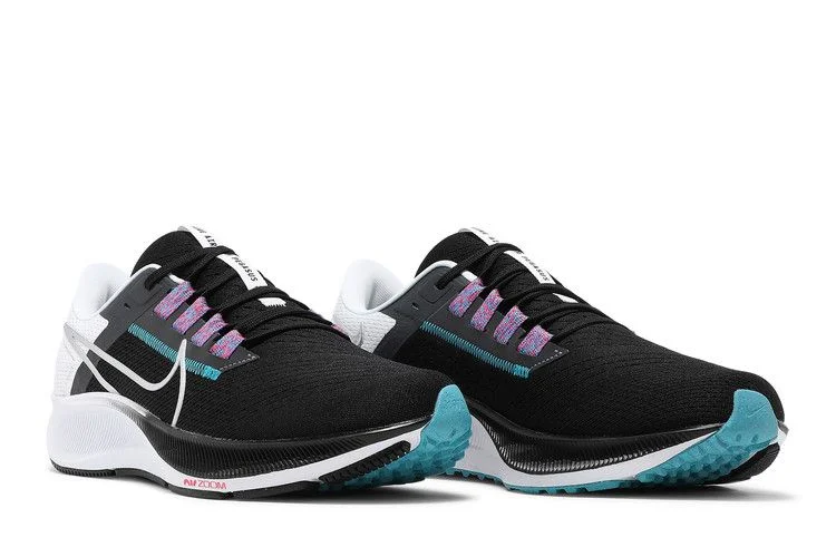 Krossovki-Nike-Air-Zoom-Pegasus-38-Black-Metallic-Silver-7