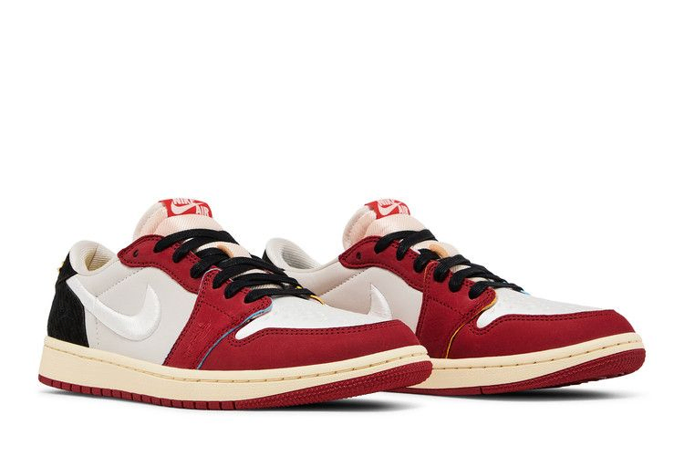 trophy-room-x-air-jordan-1-retro-low-og-sp-black-metallic-gold-fn0432-017_07