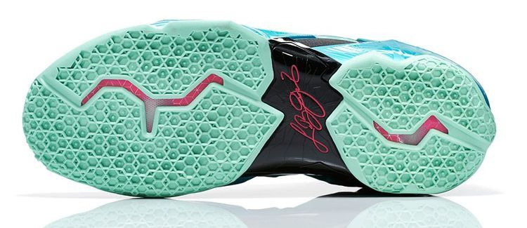 Кроссовки Nike LeBron 11 GS 'South Beach'