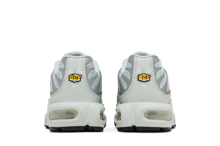 Кроссовки Nike Wmns Air Max Plus 'Light Silver'