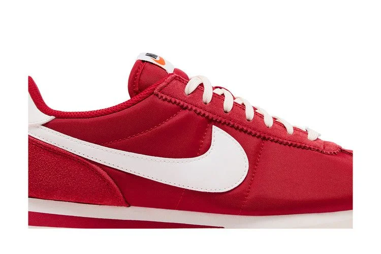 Krossovki-Nike-Wmns-Cortez-Gym-Red-1