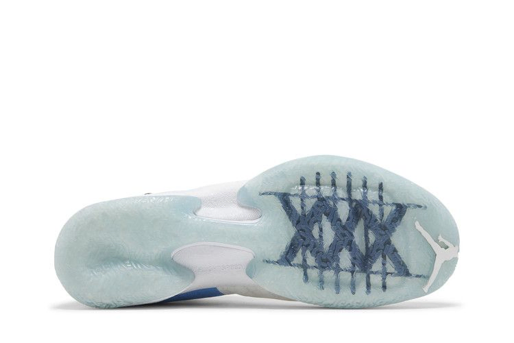 air-jordan-xxx-811006-107_03