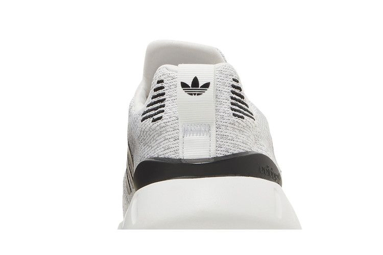 wmns-swift-run-22-crystal-white-gv7969_06