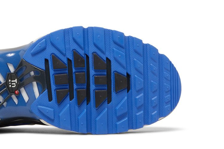 Кроссовки Nike Air Max Plus SE 'Social FC'
