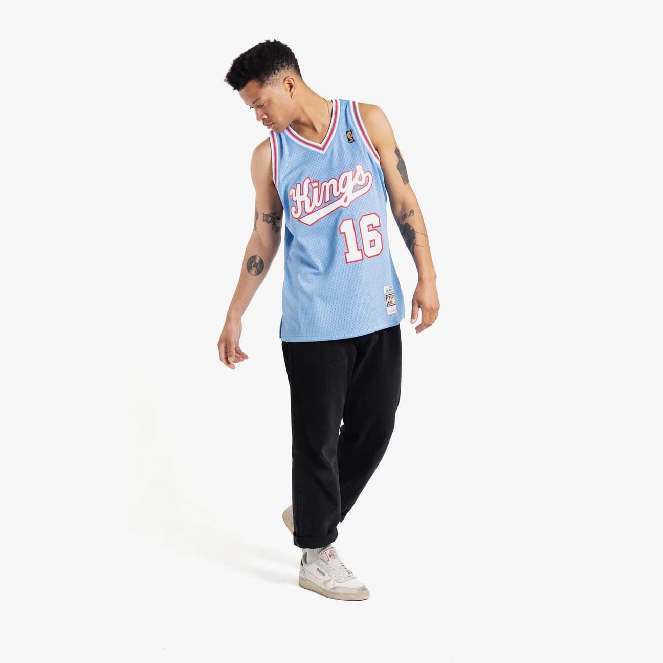 2004-05-Sacramento-Kings-Peja-Stojakovic-16-Swingman-Hardwood-Classics-Blue-Jersey-3