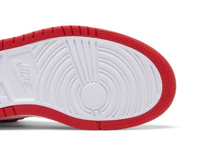Krossovki-Wmns-Air-Jordan-1-Zoom-Air-Comfort-Fire-Red-Hot-Curry-4