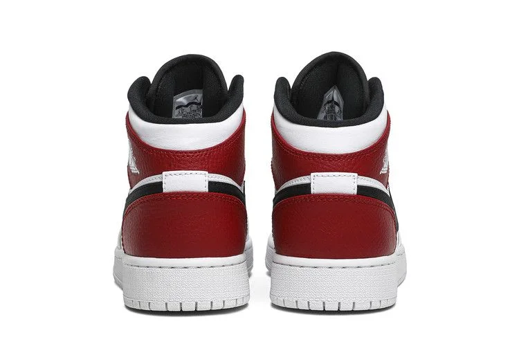Krossovki-Air-Jordan-1-Mid-GS-Chicago-5