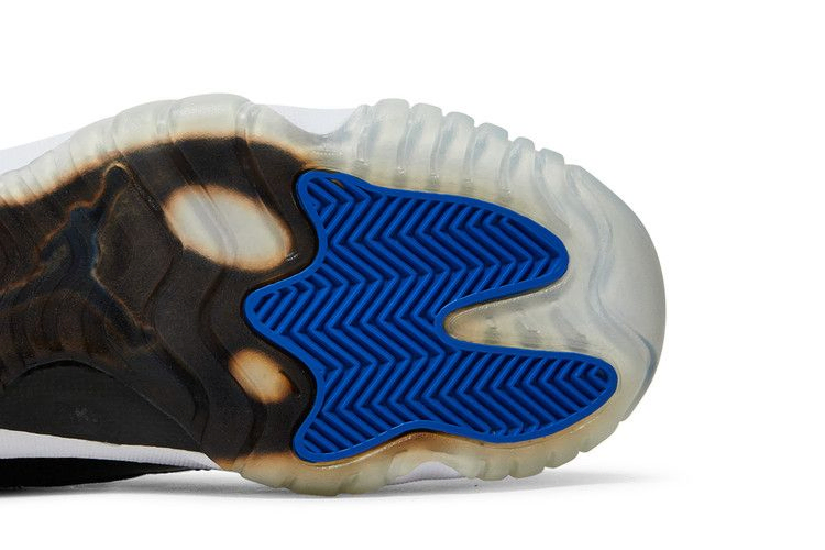 air-jordan-11-retro-gs-space-jam-2009-release-378038-041_04