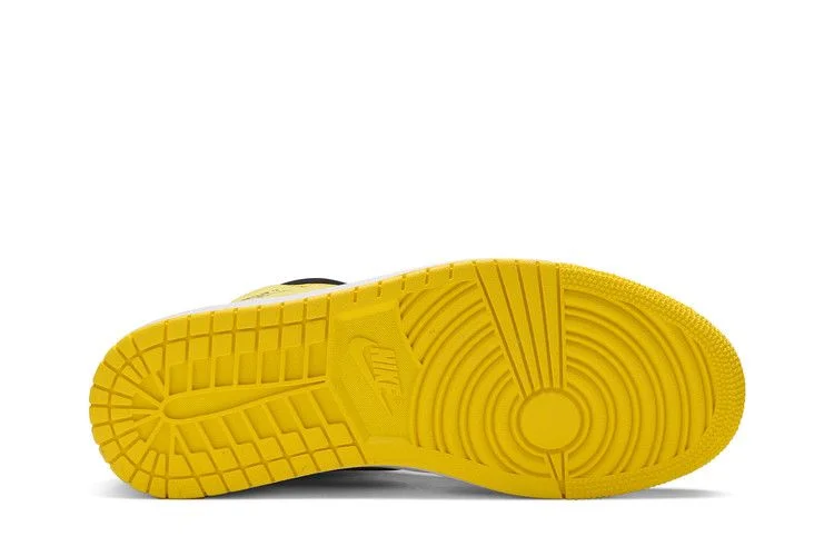 Кроссовки Air Jordan 1 Mid SE 'Yellow Toe'