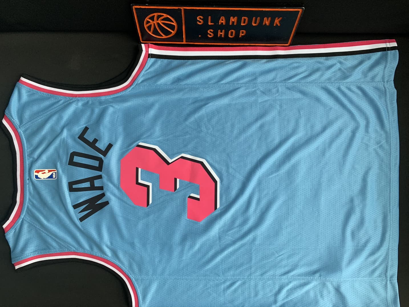 2019-20-Miami-Heat-Dwyane-Wade-3-Blue-Vice-Night-City-Edition-3