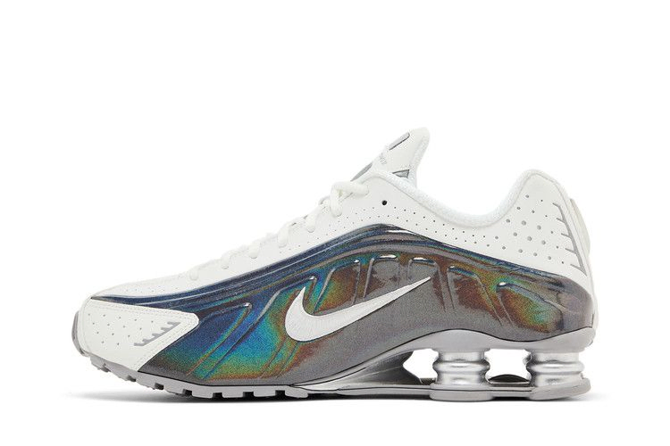 wmns-shox-r4-white-iridescent-ib7703-100_02