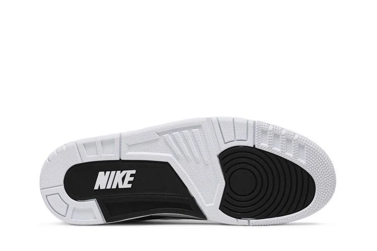 Krossovki-Fragment-Design-x-Air-Jordan-3-Retro-SP-White-3