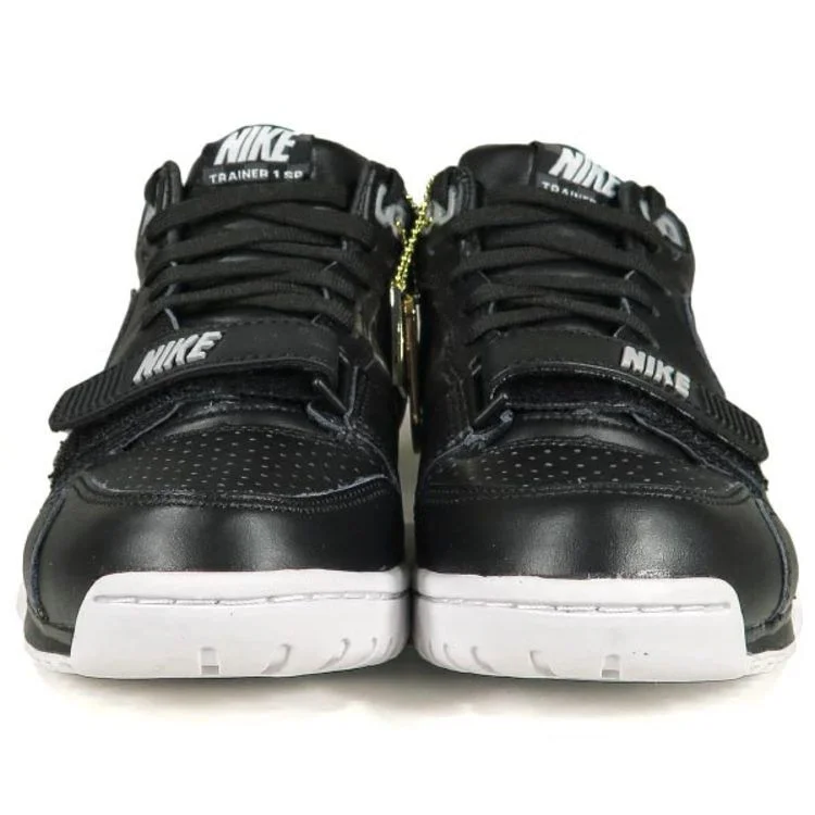 Krossovki-Fragment-Design-x-Nike-Air-Trainer-1-Mid-SP-Black-1