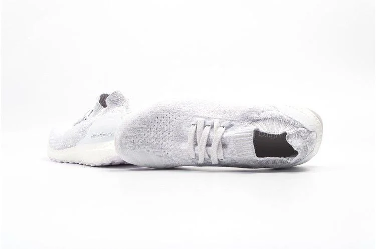Krossovki-Adidas-Wmns-UltraBoost-Uncaged-White-1