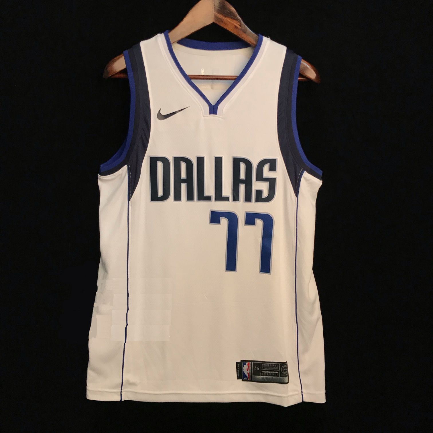 2018-19-Luka-Doncic-Dallas-Mavericks-77-Association-White-1