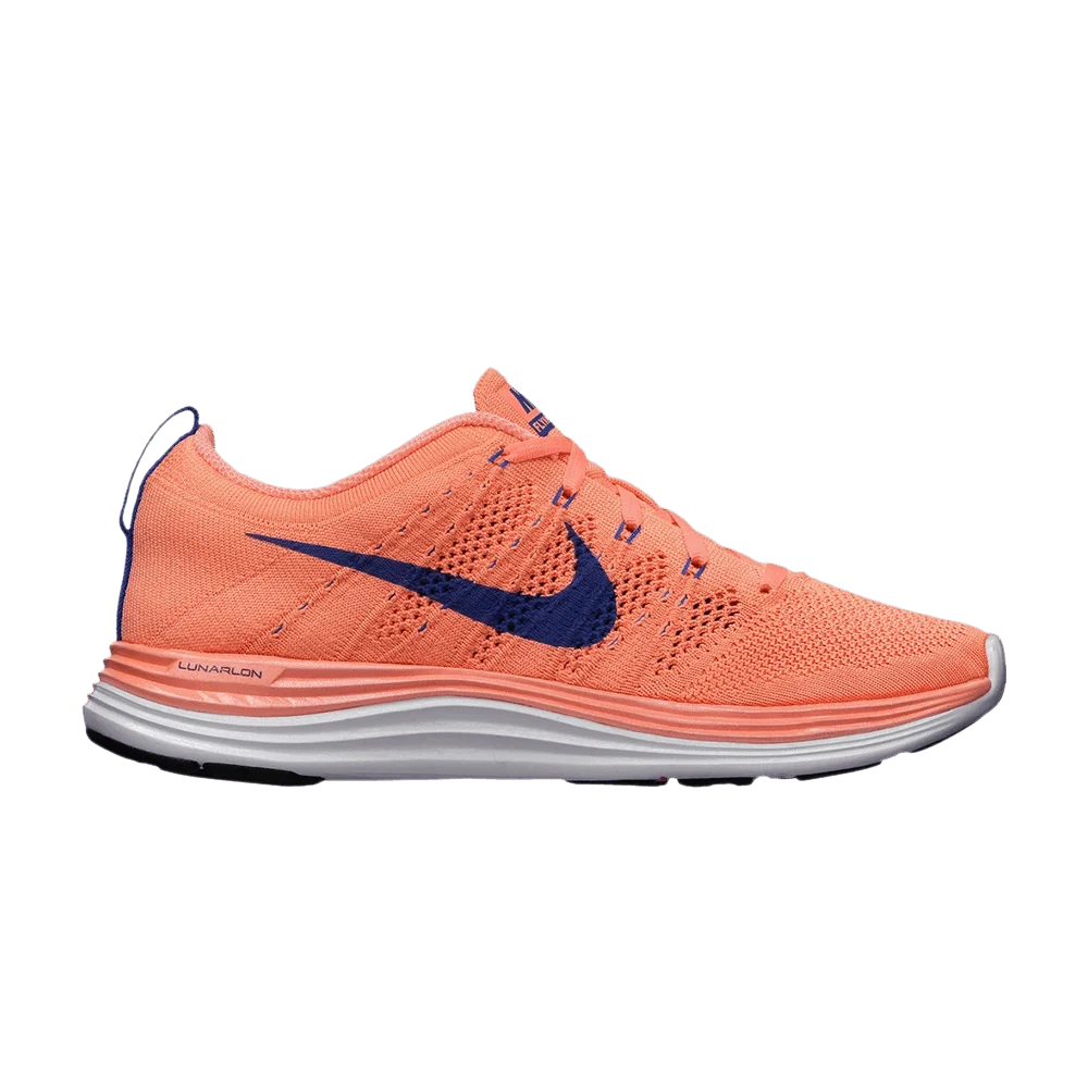 Krossovki-Nike-Wmns-Flyknit-Lunar-Atomic-Pink
