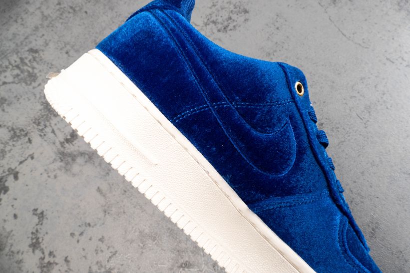Кроссовки Nike Air Force 1 Low '07 Premium 'Blue Velour'