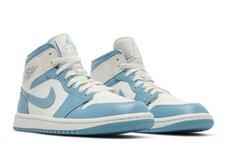 Krossovki-Wmns-Air-Jordan-1-Mid-University-Blue-7