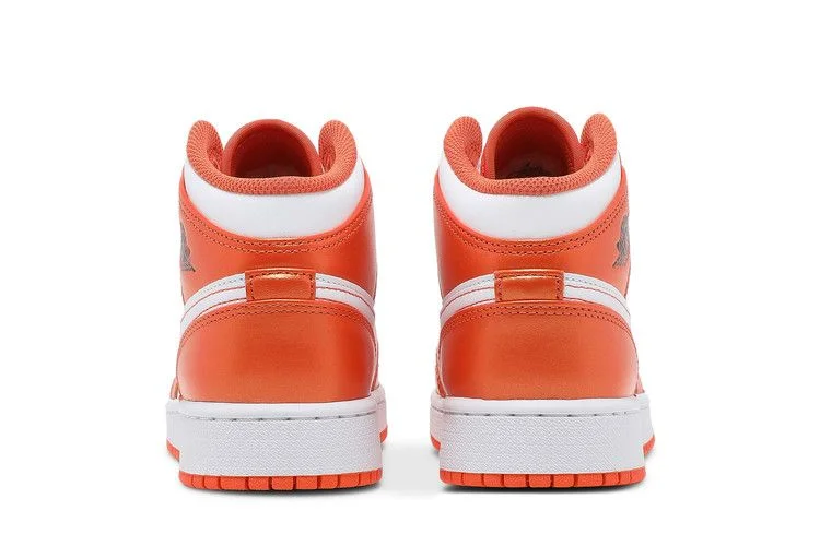 Krossovki-Air-Jordan-1-Mid-SE-GS-Electro-Orange-5