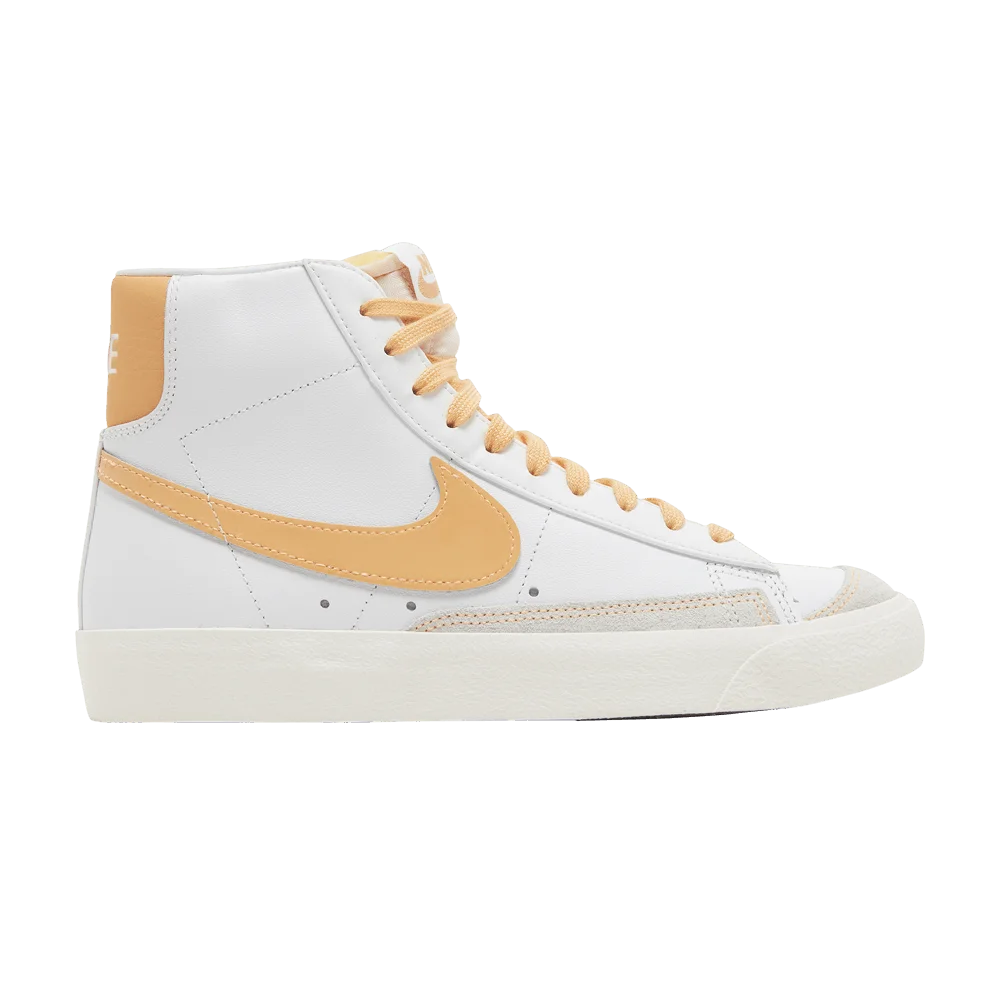 Krossovki-Nike-Wmns-Blazer-Mid-77-White-Peach