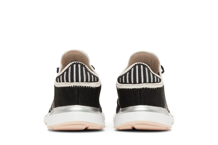 Krossovki-Adidas-Wmns-Swift-Run-X-Core-Black-5