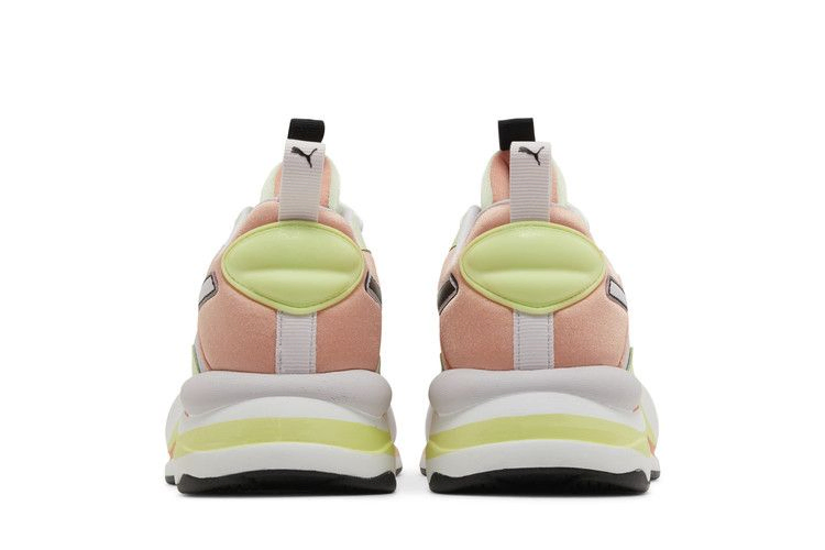 wmns-rs-curve-mis-fog-peach-pink-387128-01_05