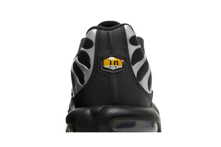 Кроссовки Nike Air Max Plus 'Black Silver Green Strike'