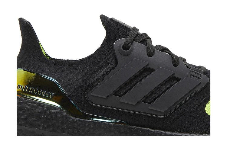 ultraboost-22-linear-energy-black-hq0965_01