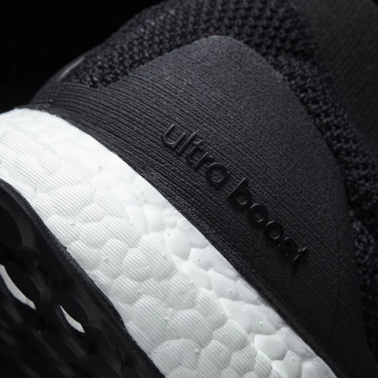 Krossovki-Adidas-UltraBoost-Laceless-Core-Black-5
