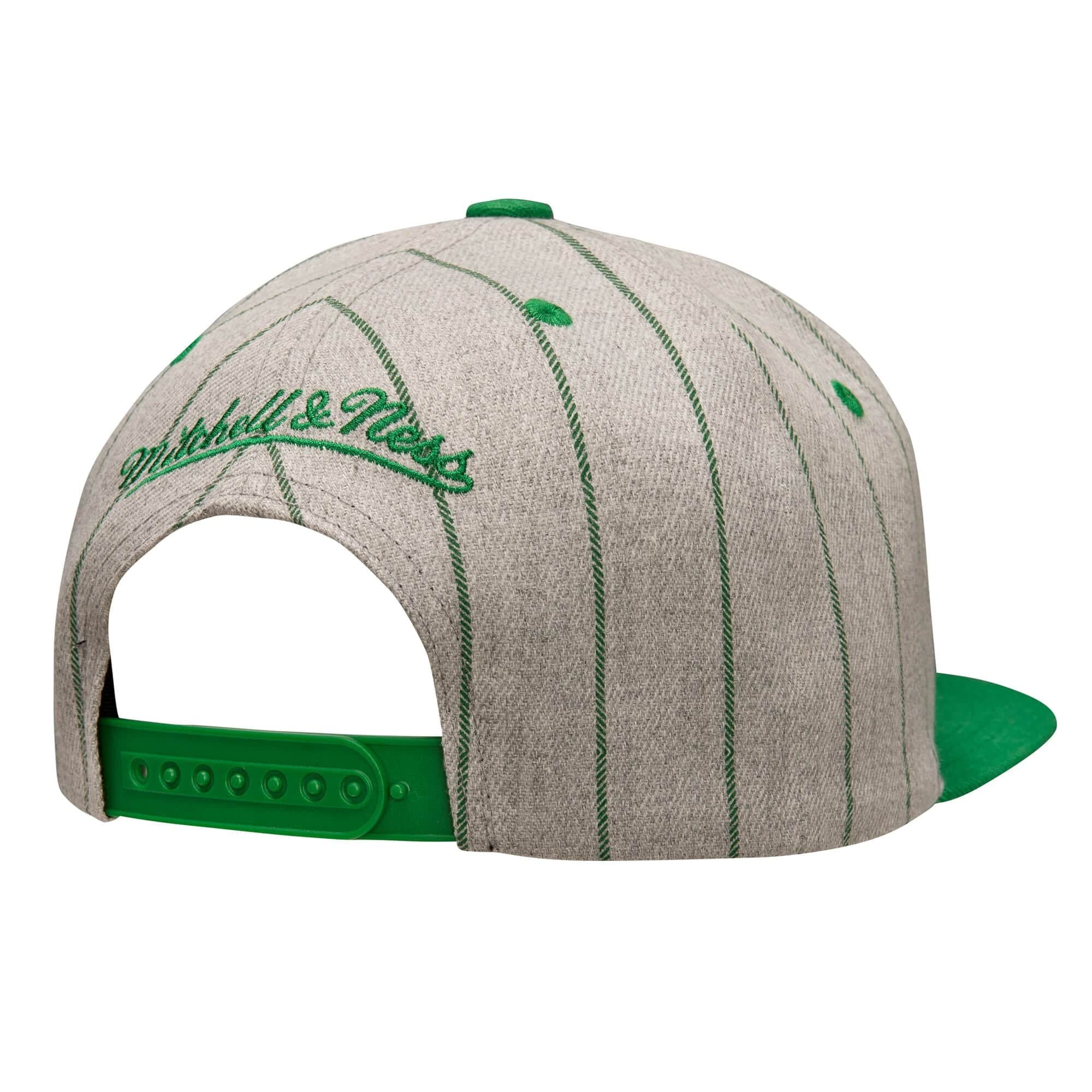 Mitchell-Ness-Grey-Pin-Pop-Snapback-Boston-Celtics-Hat-1