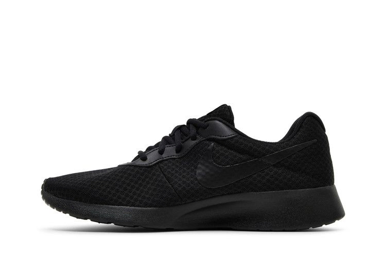 Кроссовки Nike Tanjun 'Triple Black'