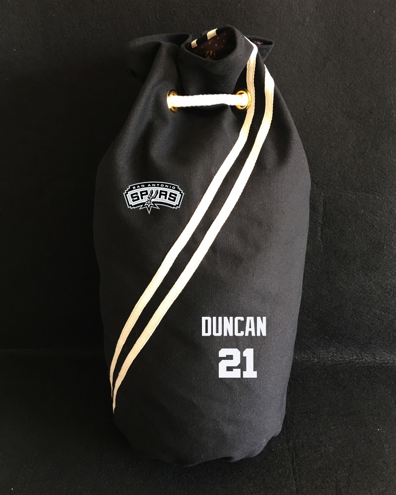 2020-San-Antonio-Spurs-Duncan-21-Black-Bag