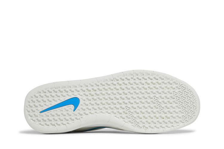 nyjah-free-alternating-swoosh-bv2078-105_03
