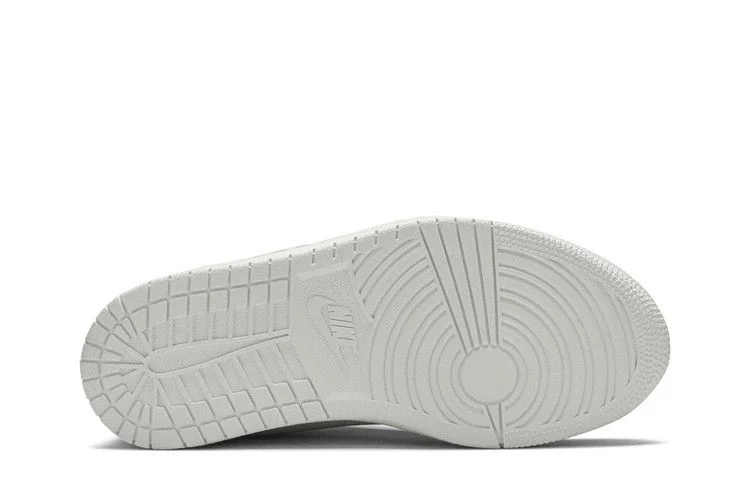 Кроссовки Wmns Air Jordan 1 Low Slip 'Atmosphere Grey'