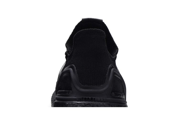 Кроссовки adidas UltraBoost 19 'Triple Black'