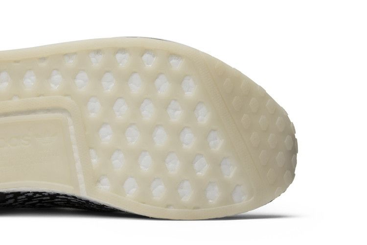 Кроссовки adidas NMD_R1 Primeknit 'Zebra'