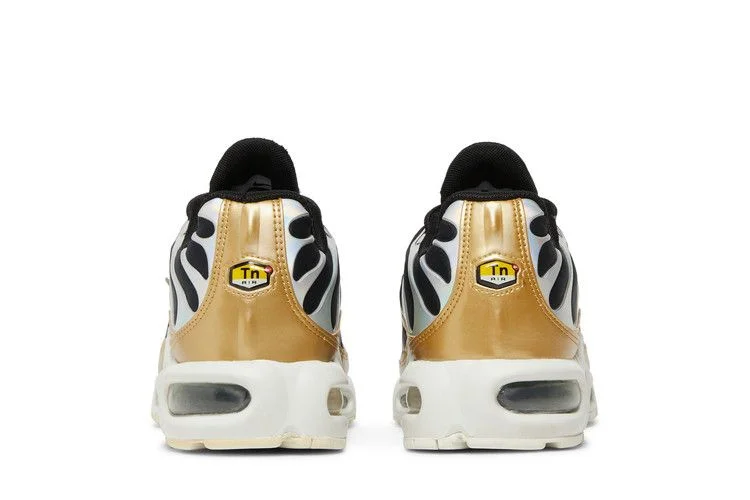 Кроссовки Nike Wmns Air Max Plus 'Black Gold'