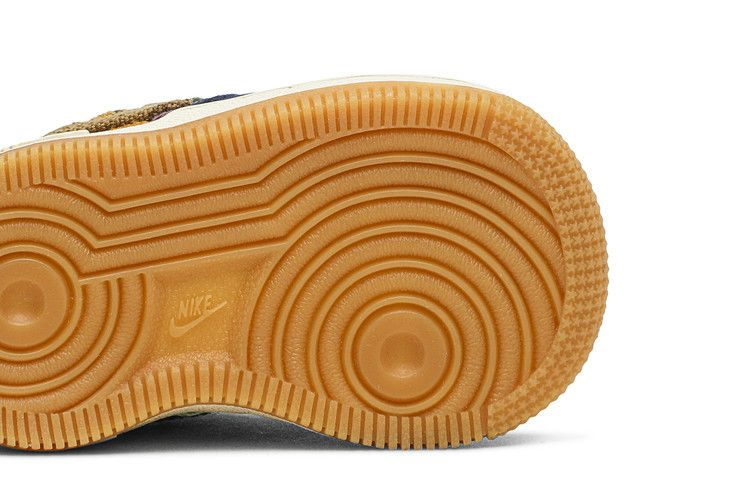 travis-scott-x-air-force-1-low-td-cactus-jack-ct0911-900_04