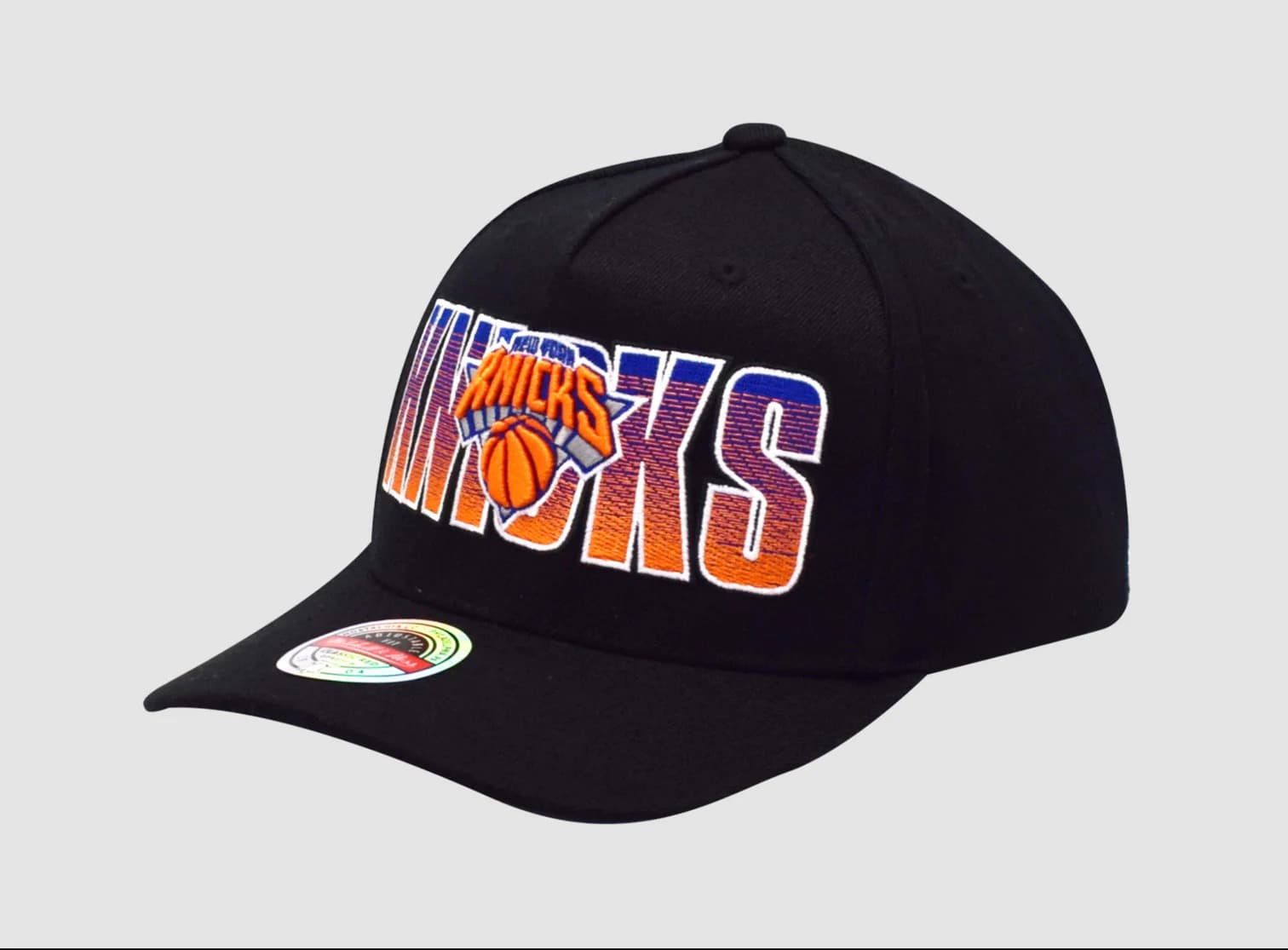 Mitchell-Ness-New-York-Knicks-Gradient-Classic-Stretch-NBA-Snapback-1