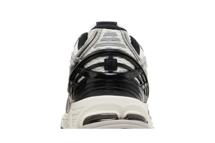 Кроссовки New Balance 1906R 'Silver Metallic Black'