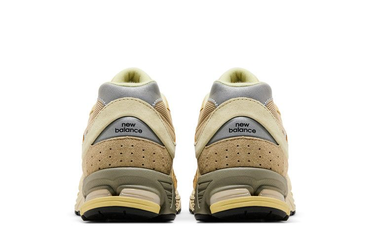 Кроссовки AURALEE x New Balance 2002R 'Sand'
