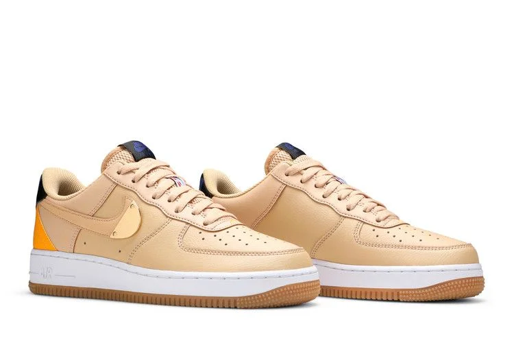 Krossovki-NBA-x-Nike-Air-Force-1-07-LV8-Sesame-University-Gold-7
