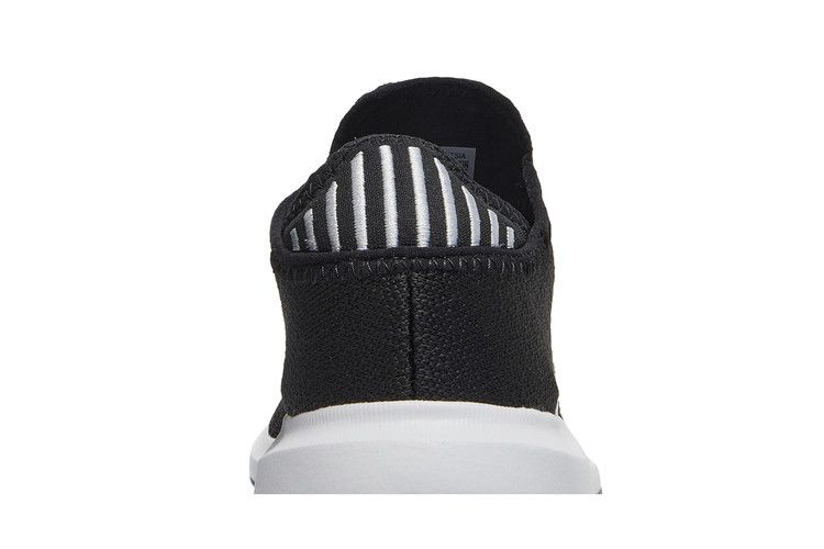 Кроссовки Adidas Wmns Swift Run X 'Black White'