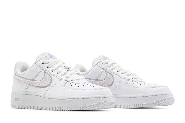 Krossovki-Nike-Wmns-Air-Force-1-07-Essential-Chenille-Swoosh-White-Lilac-7