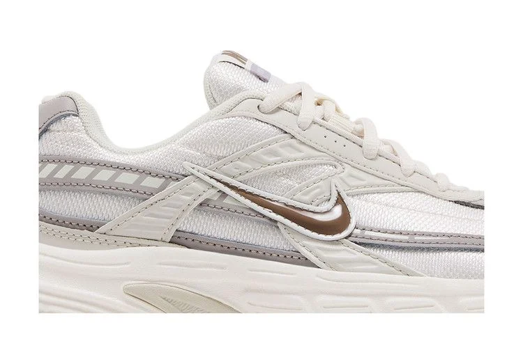Krossovki-Nike-Wmns-Initiator-Phantom-Mink-Brown-1