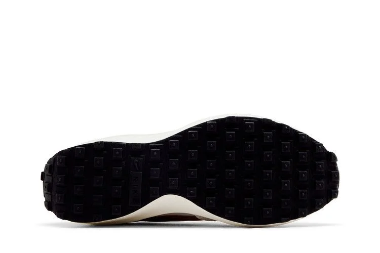 Кроссовки Nike Wmns Waffle Debut 'Light Orewood Brown Metallic Gold'