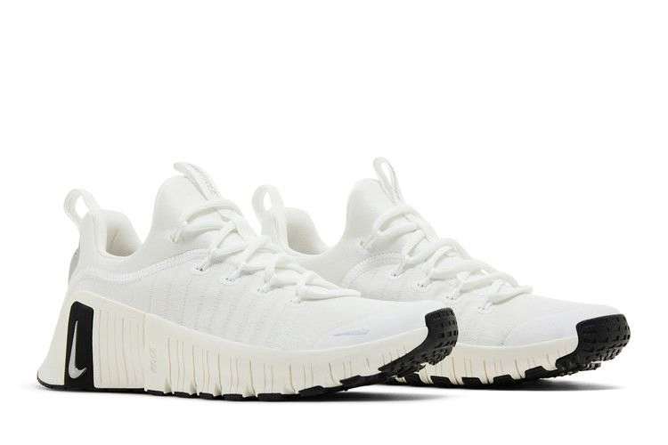 wmns-free-metcon-6-premium-summit-white-black-fz1695-101_07