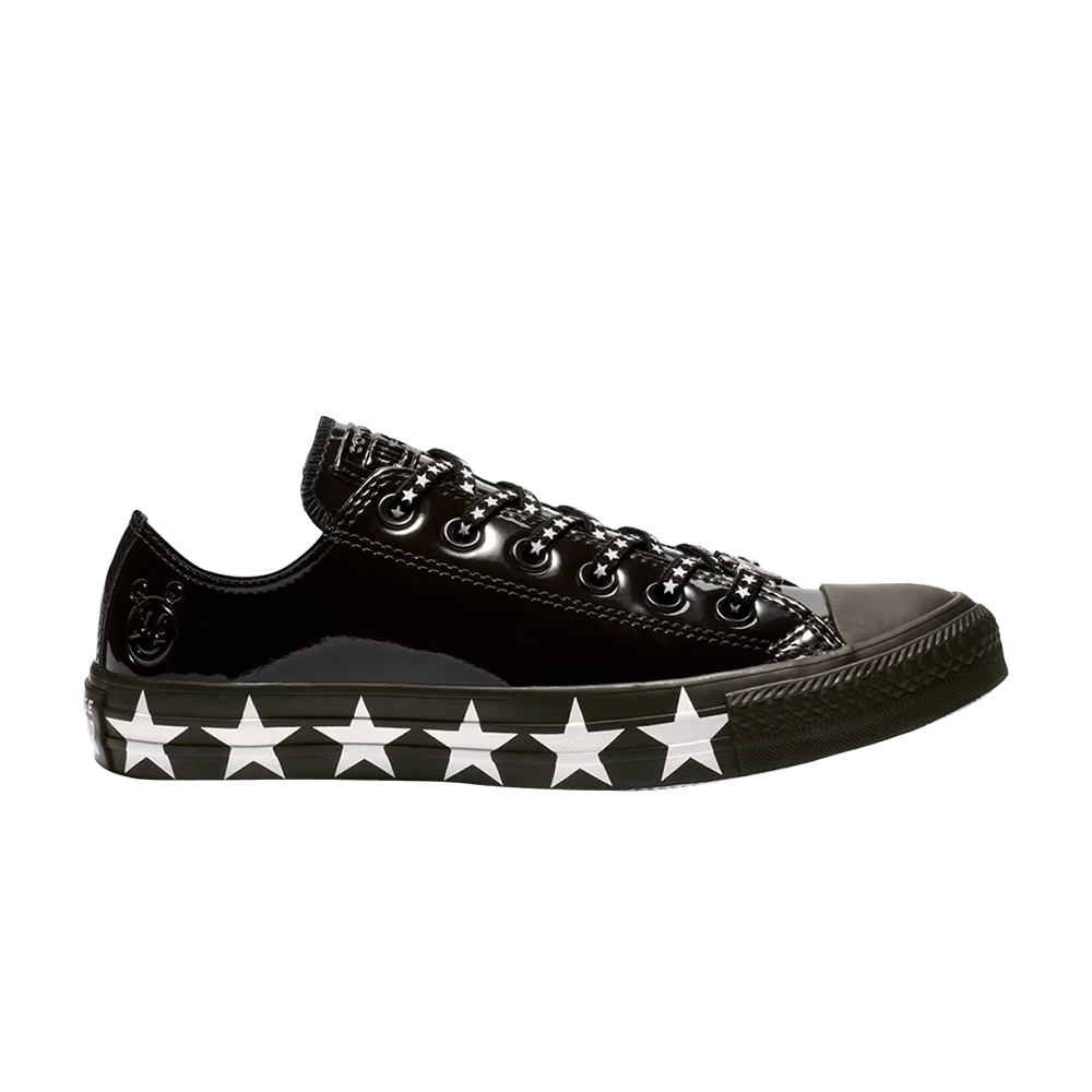 Krossovki-Miley-Cyrus-x-Converse-Wmns-Chuck-Taylor-All-Star-Low-Patent-Stars