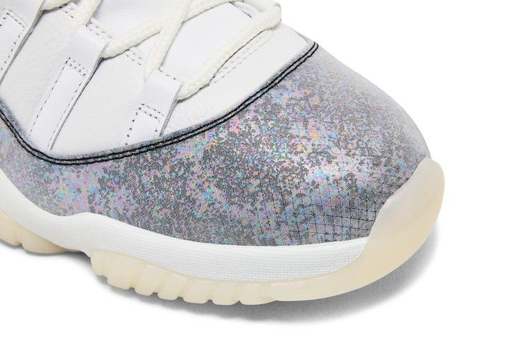 air-jordan-11-low-year-of-the-snake-hq7000-001_08
